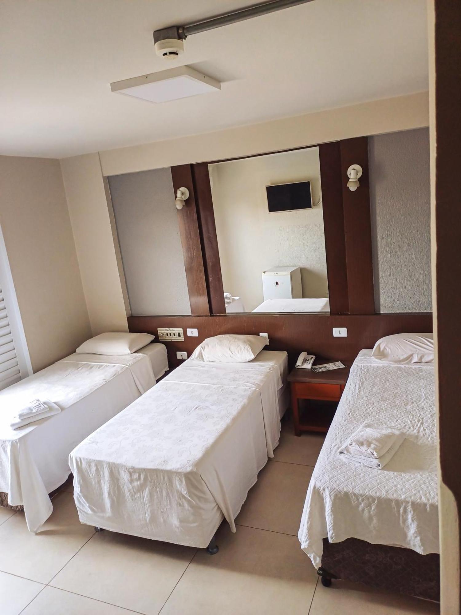 酒店 Piloes Palace